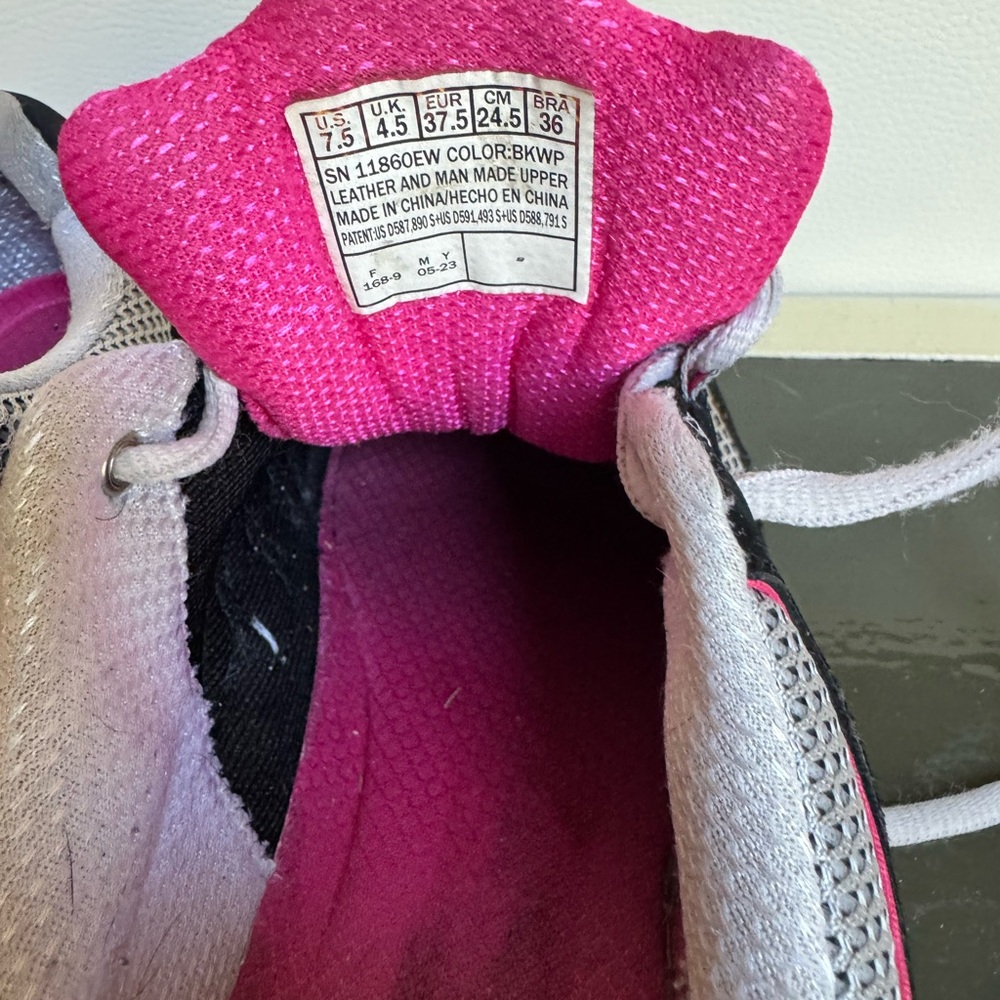 Skechers D'Lites Black and Pink Women's Sneakers - Picture 5 of 5